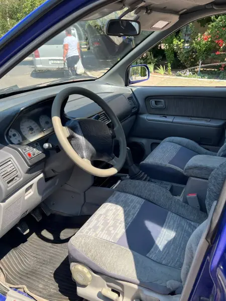Mitsubishi Space Star, 1998