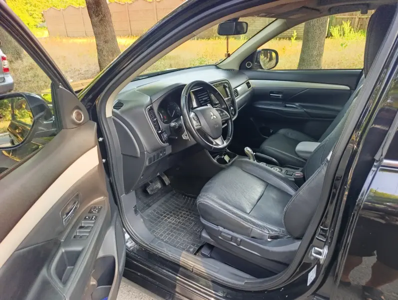 Mitsubishi Outlander, 2013