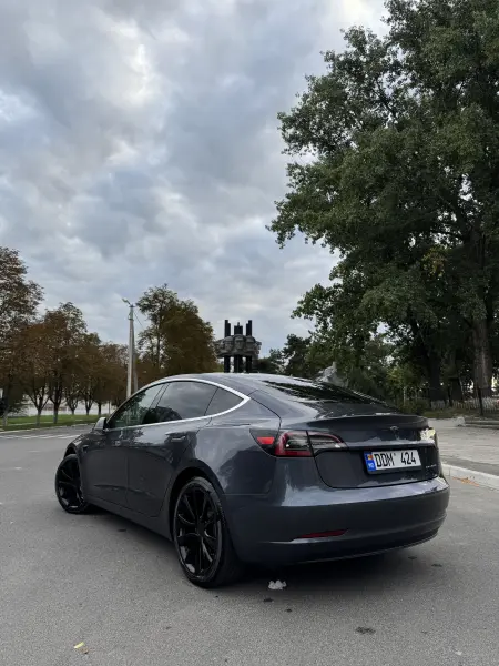 TESLA 3, 2018