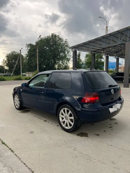 Volkswagen Golf, 2001