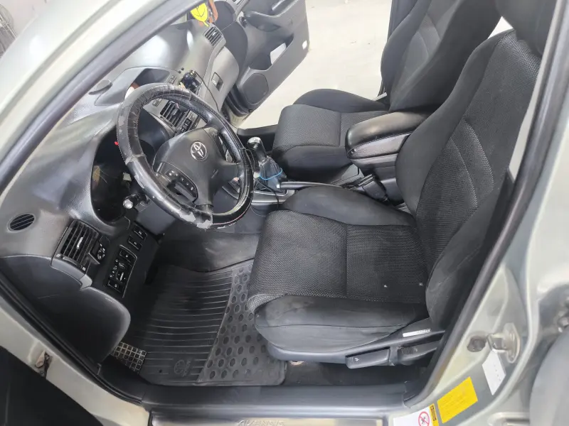 Toyota Avensis, 2003