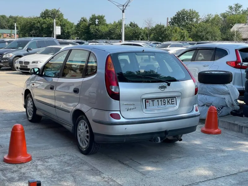 Nissan Almera Tino, 2004