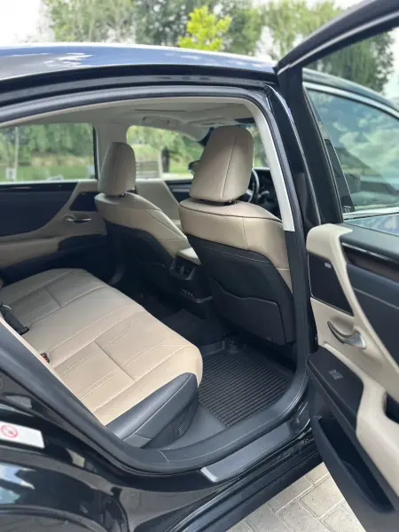 Lexus ES, 2019