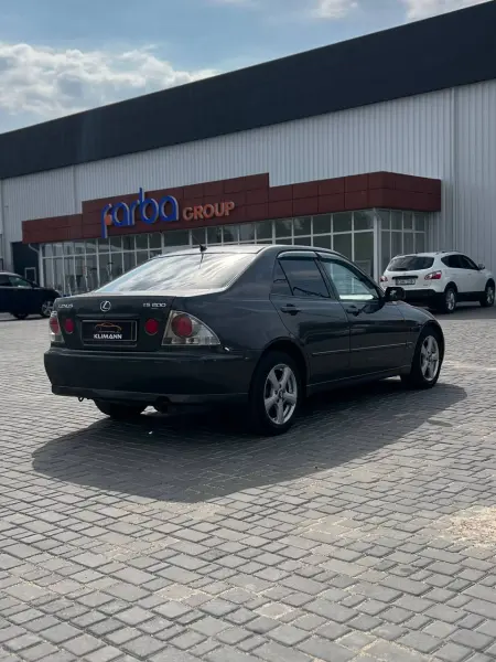 Lexus IS, 2000