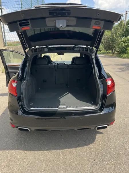 Porsche Cayenne, 2010