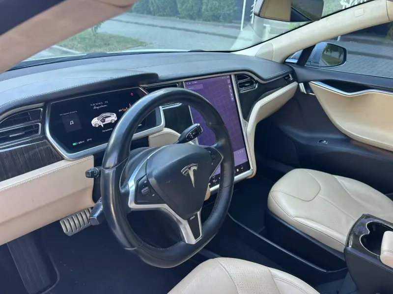 TESLA S, 2014