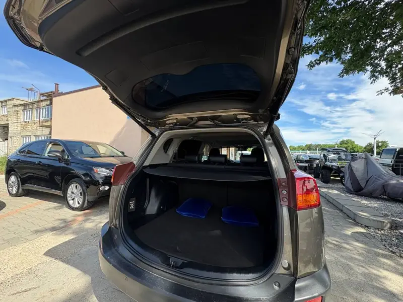 Toyota RAV4, 2015