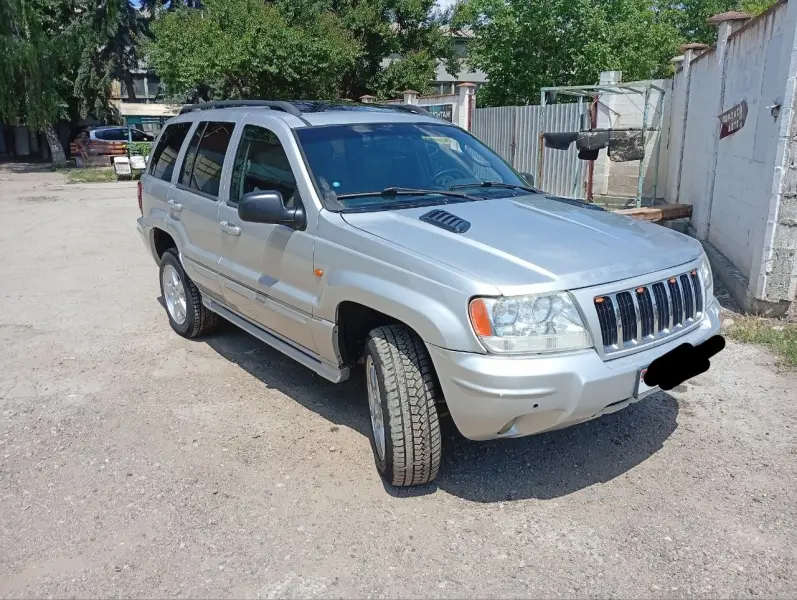 Jeep Cherokee, 2004