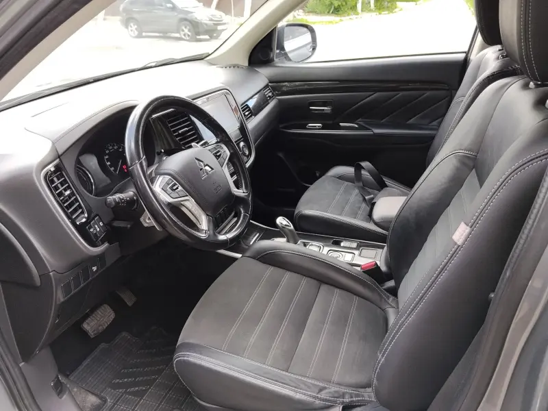 Mitsubishi Outlander, 2017