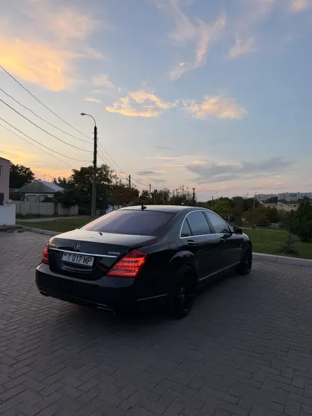 Mercedes-Benz S-Class, 2009