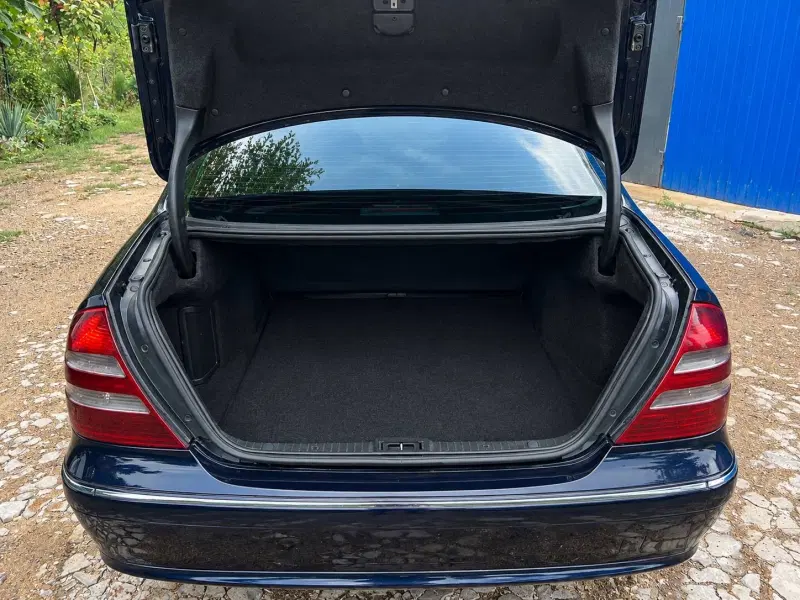 Mercedes-Benz E-Class, 2004