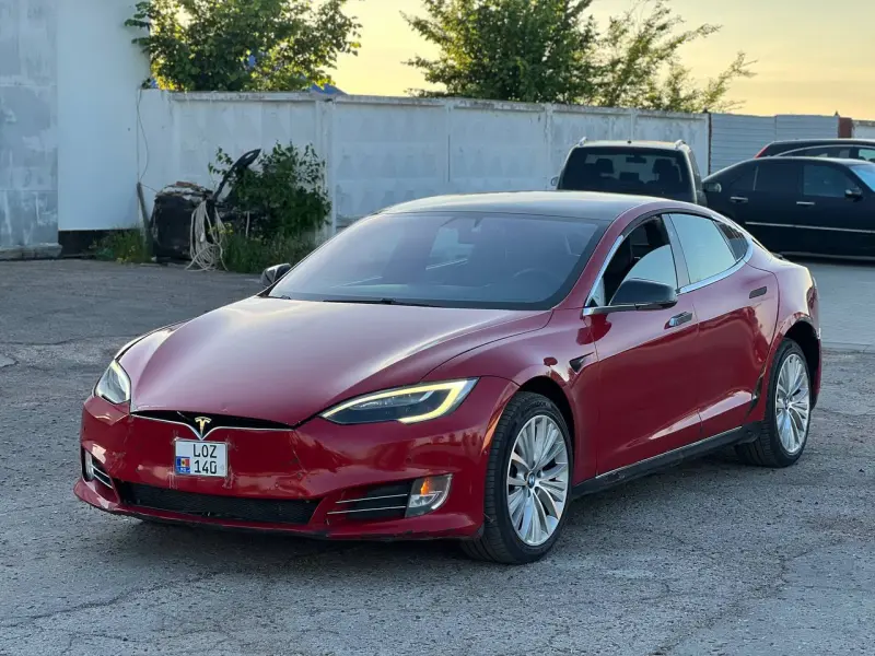 TESLA S, 2017
