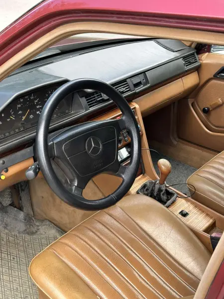 Mercedes-Benz E-Class, 1993