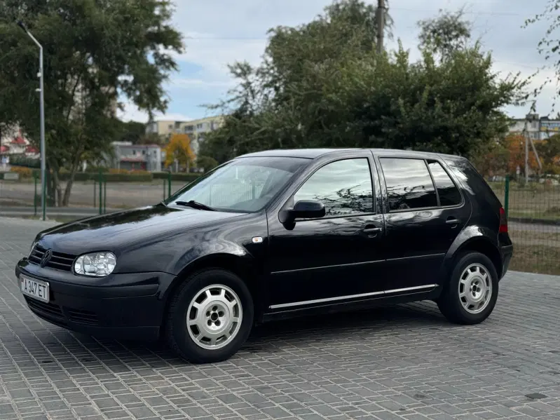Volkswagen Golf, 1998