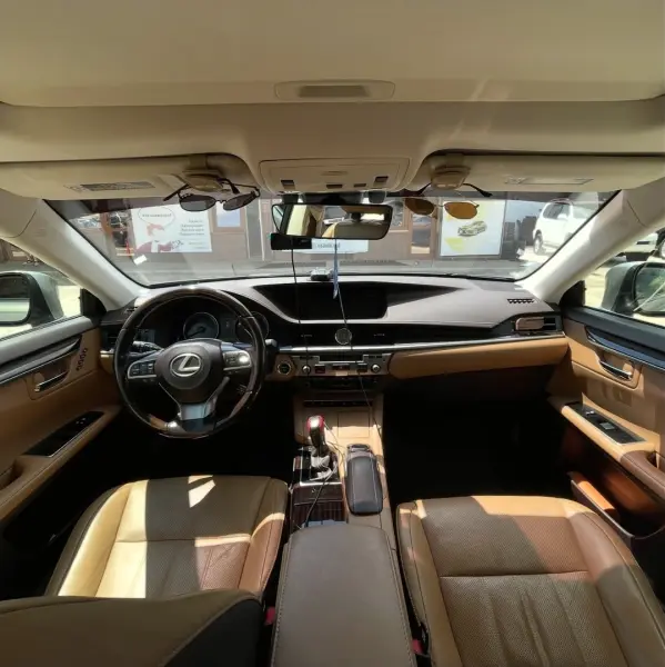 Lexus ES, 2016