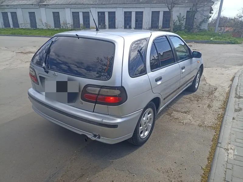 Nissan Almera, 1999