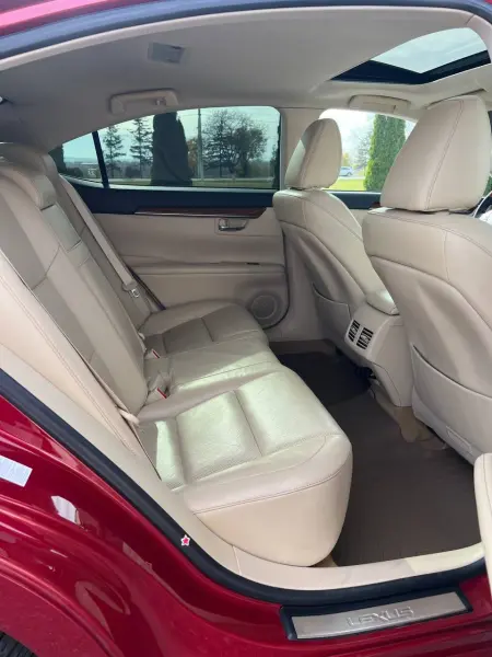 Lexus ES, 2012
