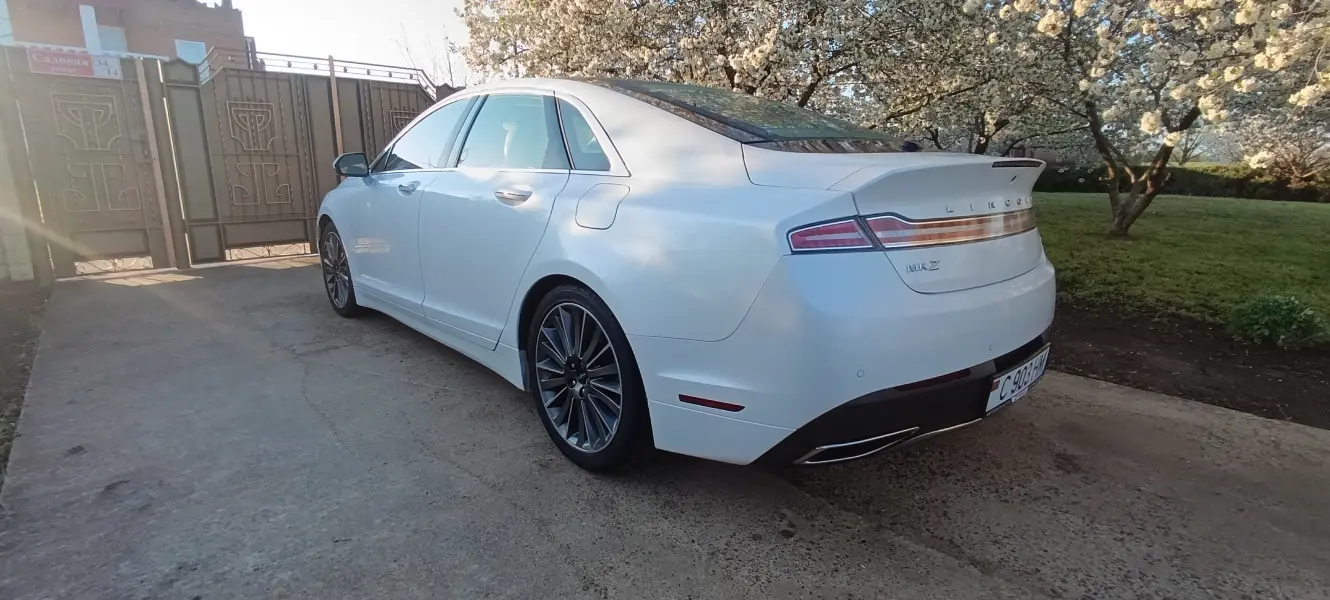 Lincoln MKZ, 2015