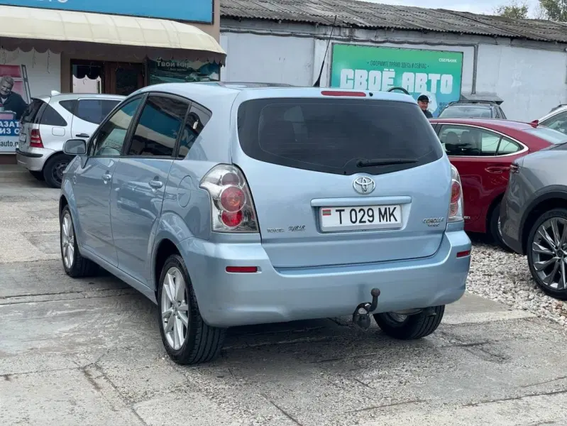 Toyota Corolla Verso, 2005