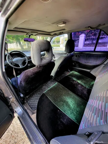 Mazda 323, 1996