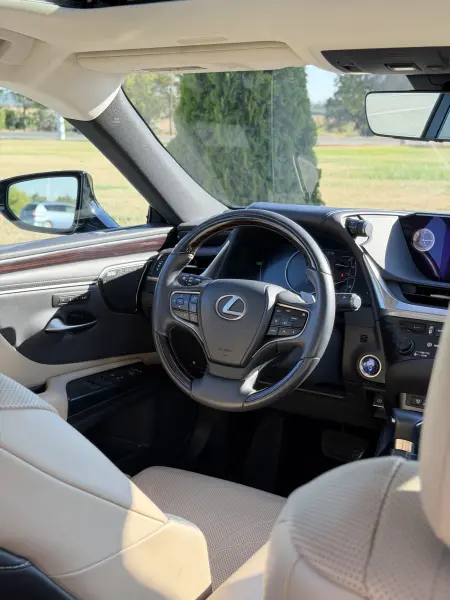 Lexus ES, 2020