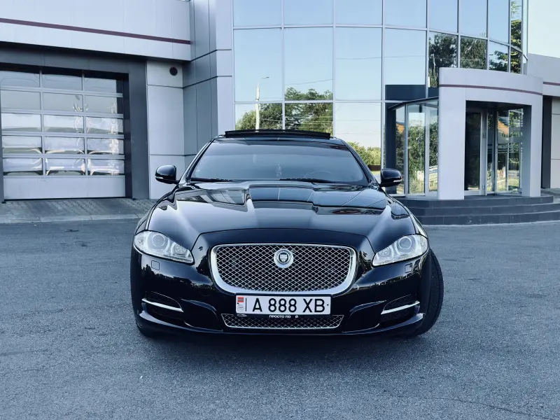 Jaguar XJ, 2012