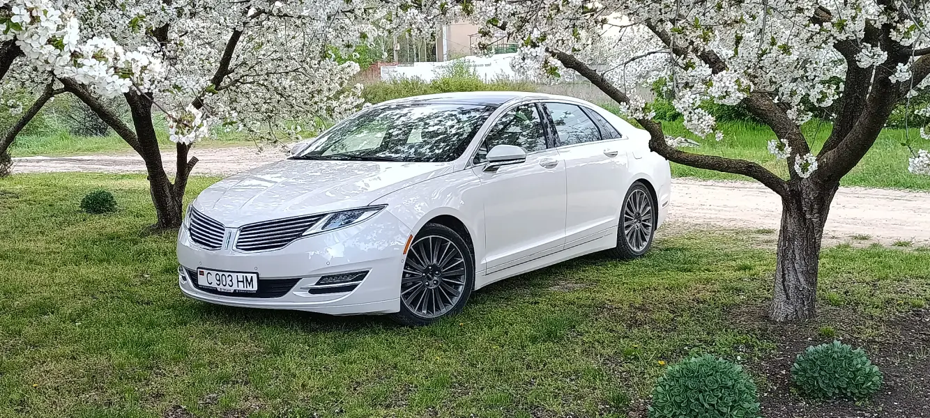 Lincoln MKZ, 2015