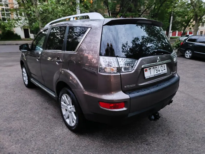Mitsubishi Outlander, 2011