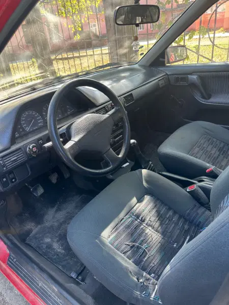 Mazda 323, 1993