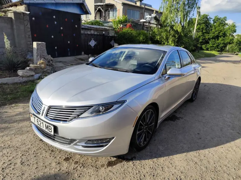 Lincoln MKZ, 2016