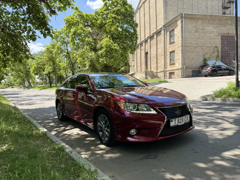 Lexus ES, 2013