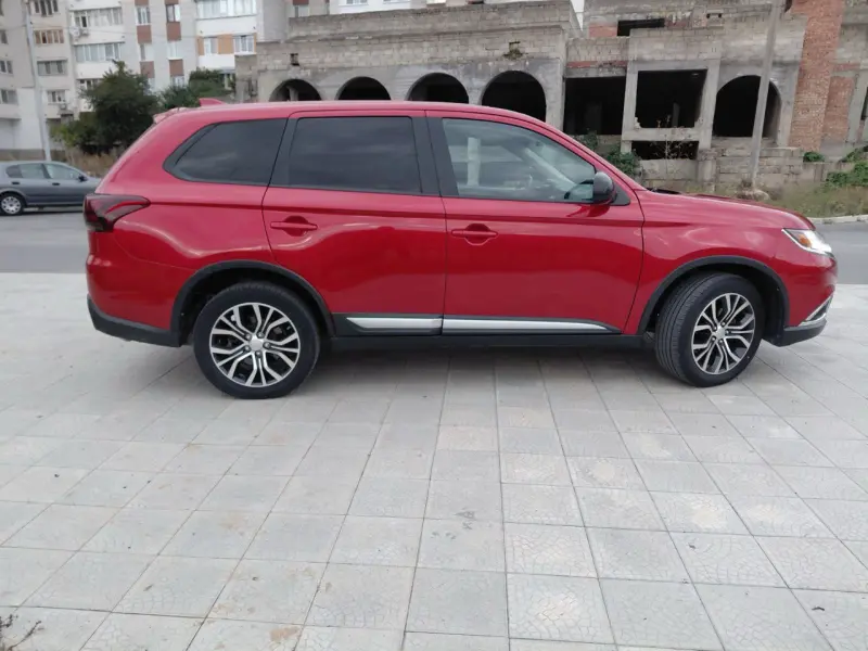 Mitsubishi Outlander, 2016