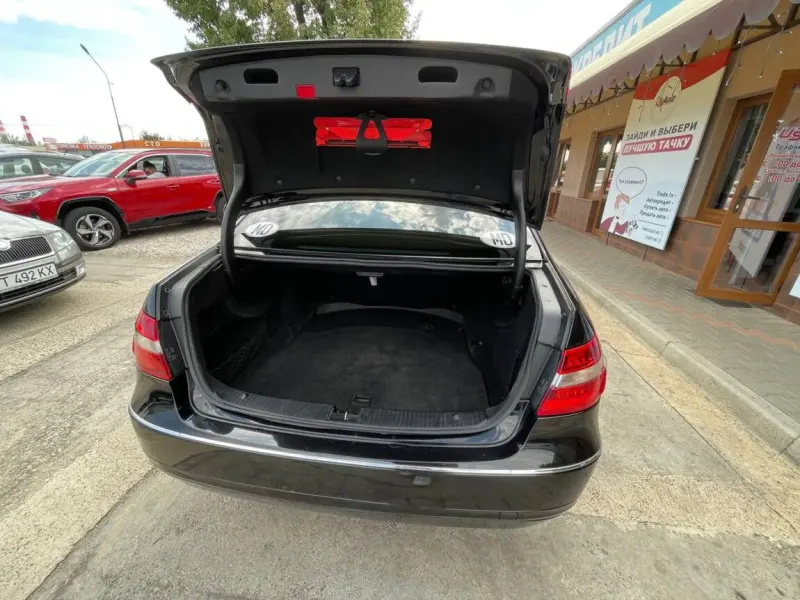 Mercedes-Benz E-Class, 2010