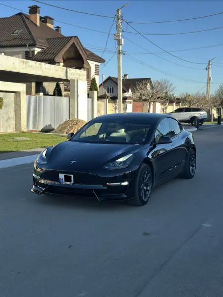 TESLA 3, 2021