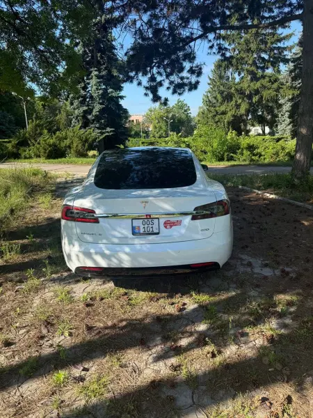 TESLA S, 2016