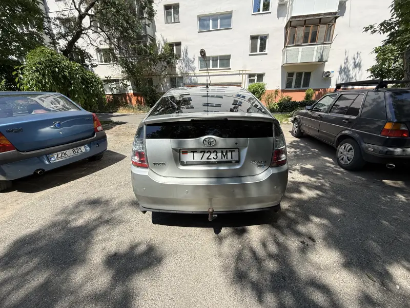 Toyota Prius, 2005