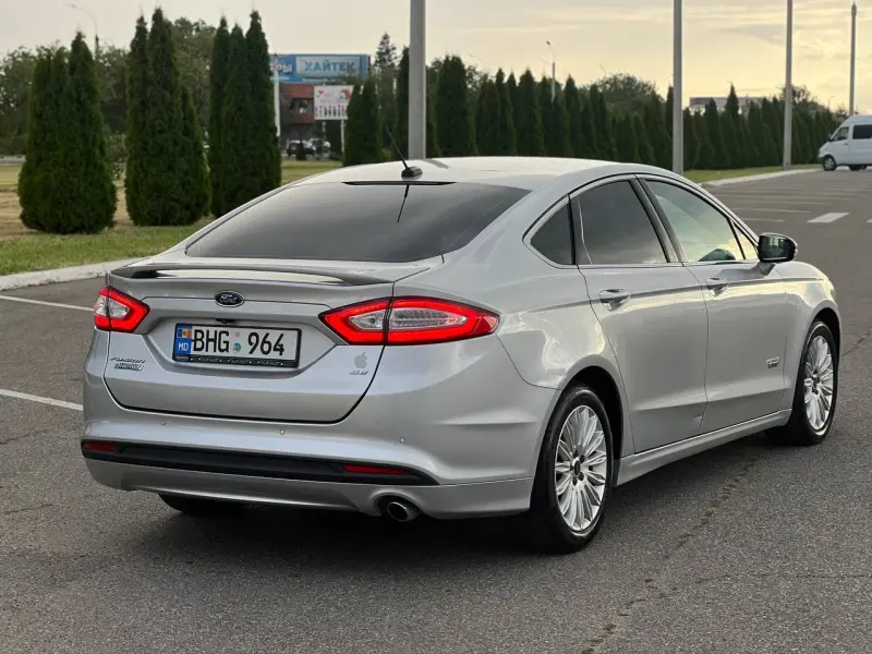 Ford Fusion, 2015