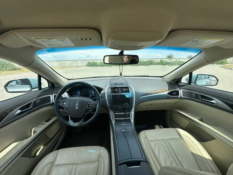 Lincoln MKZ, 2014