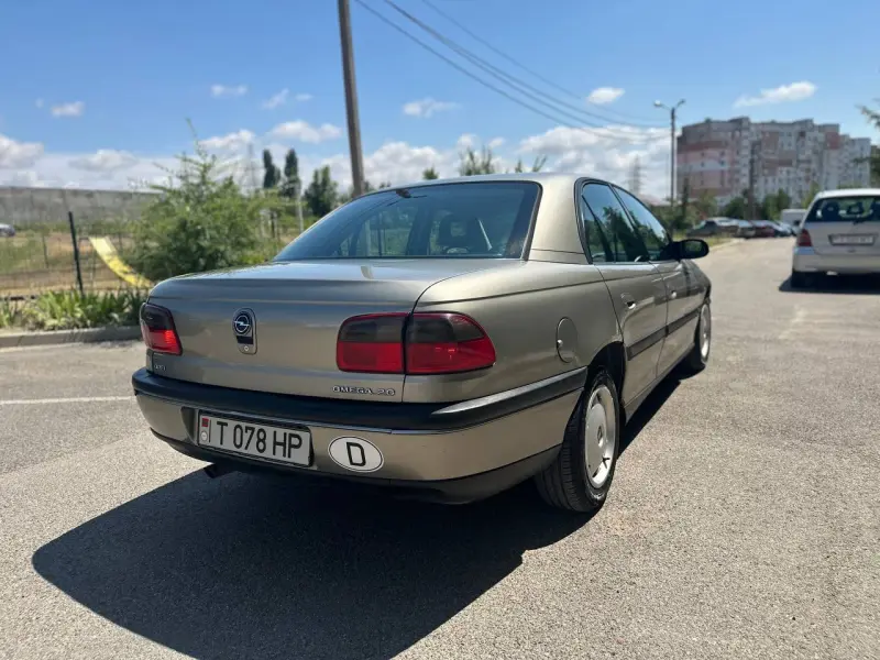Opel Omega, 1999