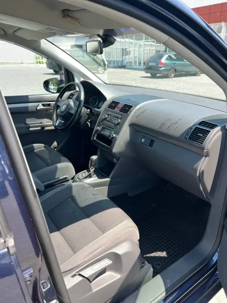 Volkswagen Touran, 2012