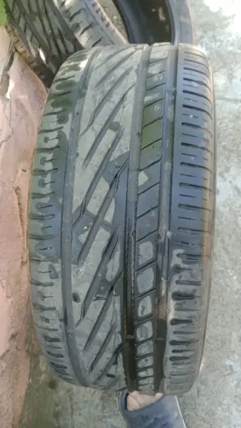 Продам летнюю резину R16 Uniroyal