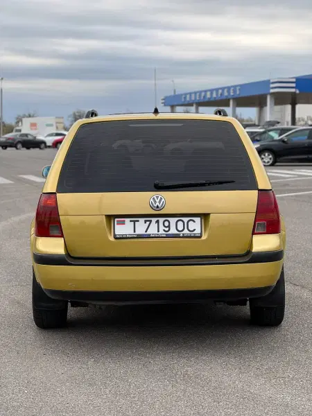 Volkswagen Golf, 2000