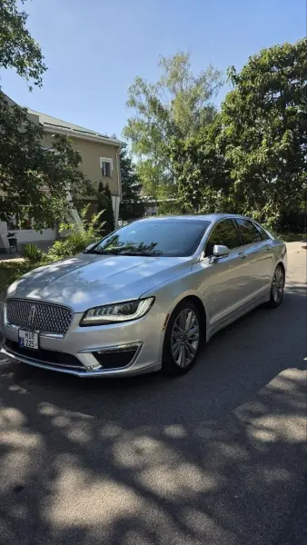 Lincoln MKZ, 2017