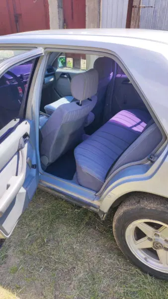Mercedes-Benz W124, 1988