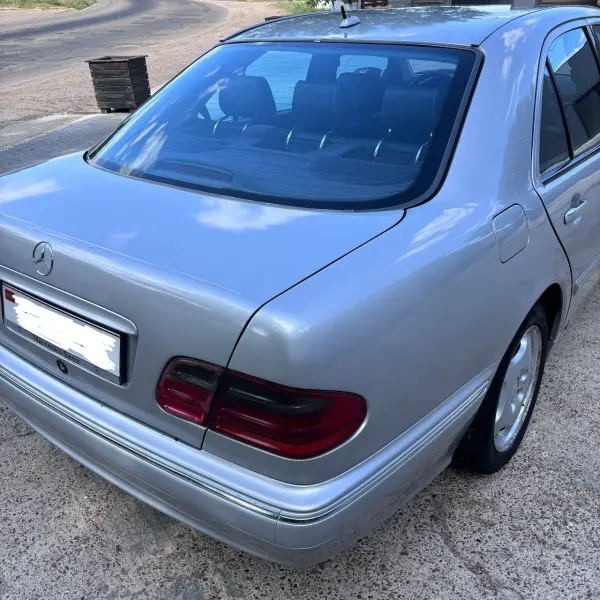 Mercedes-Benz E-Class, 2001