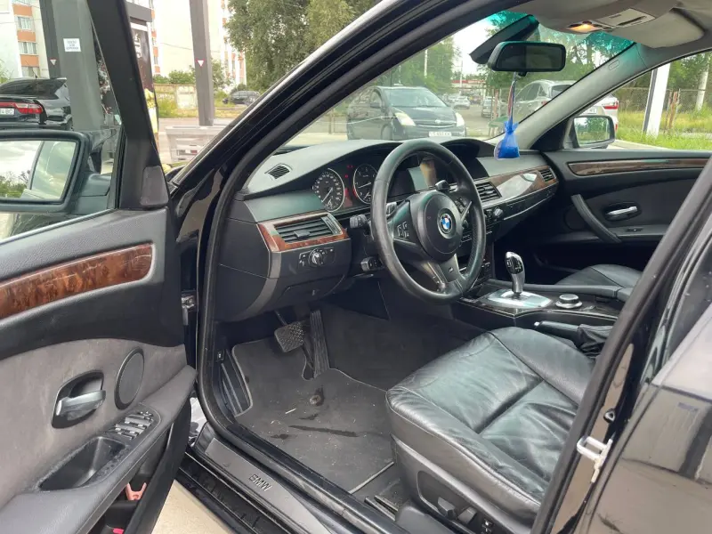 BMW 5 Series, 2009