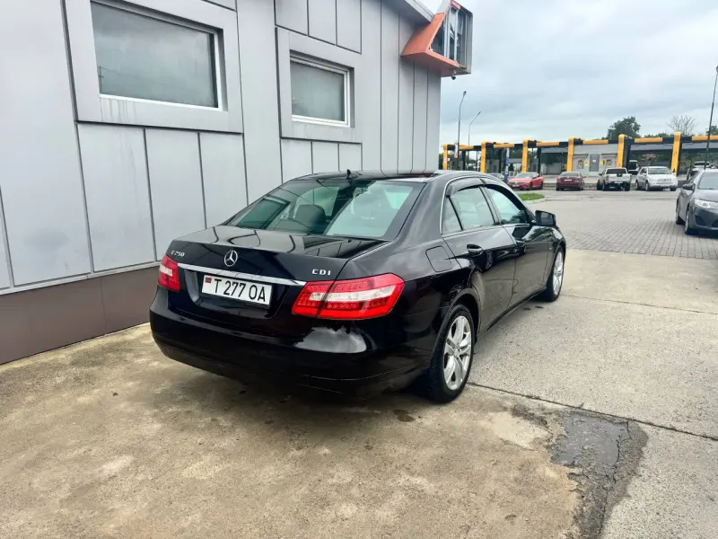 Mercedes-Benz E-Class, 2011