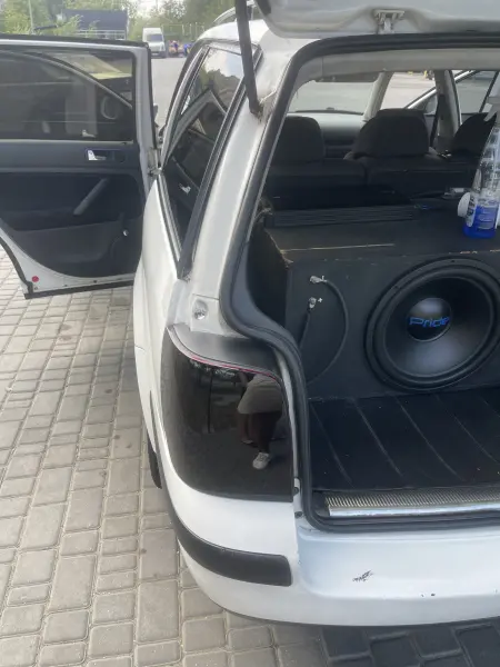 Volkswagen Passat, 2005