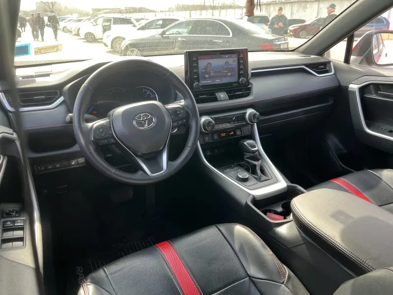Toyota RAV4, 2021