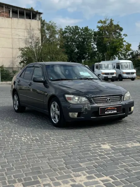 Lexus IS, 2000